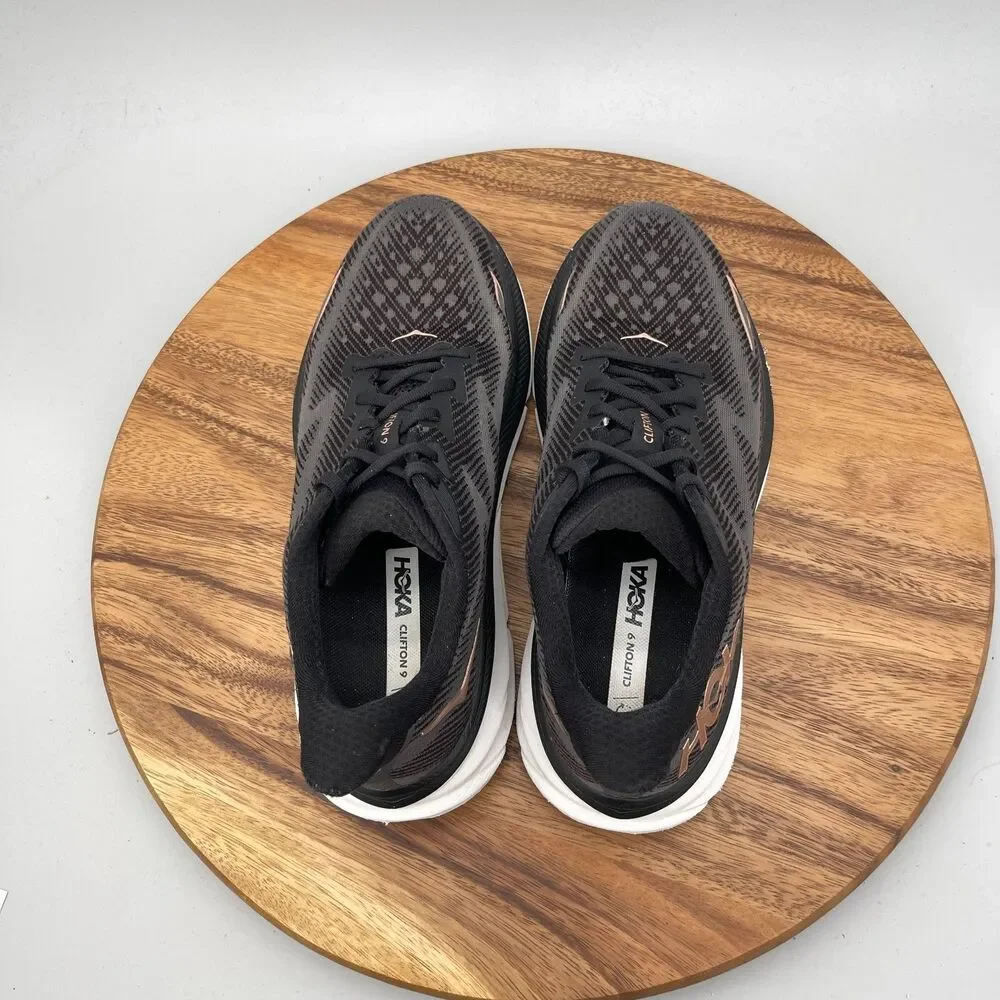 Hoka One One photos black